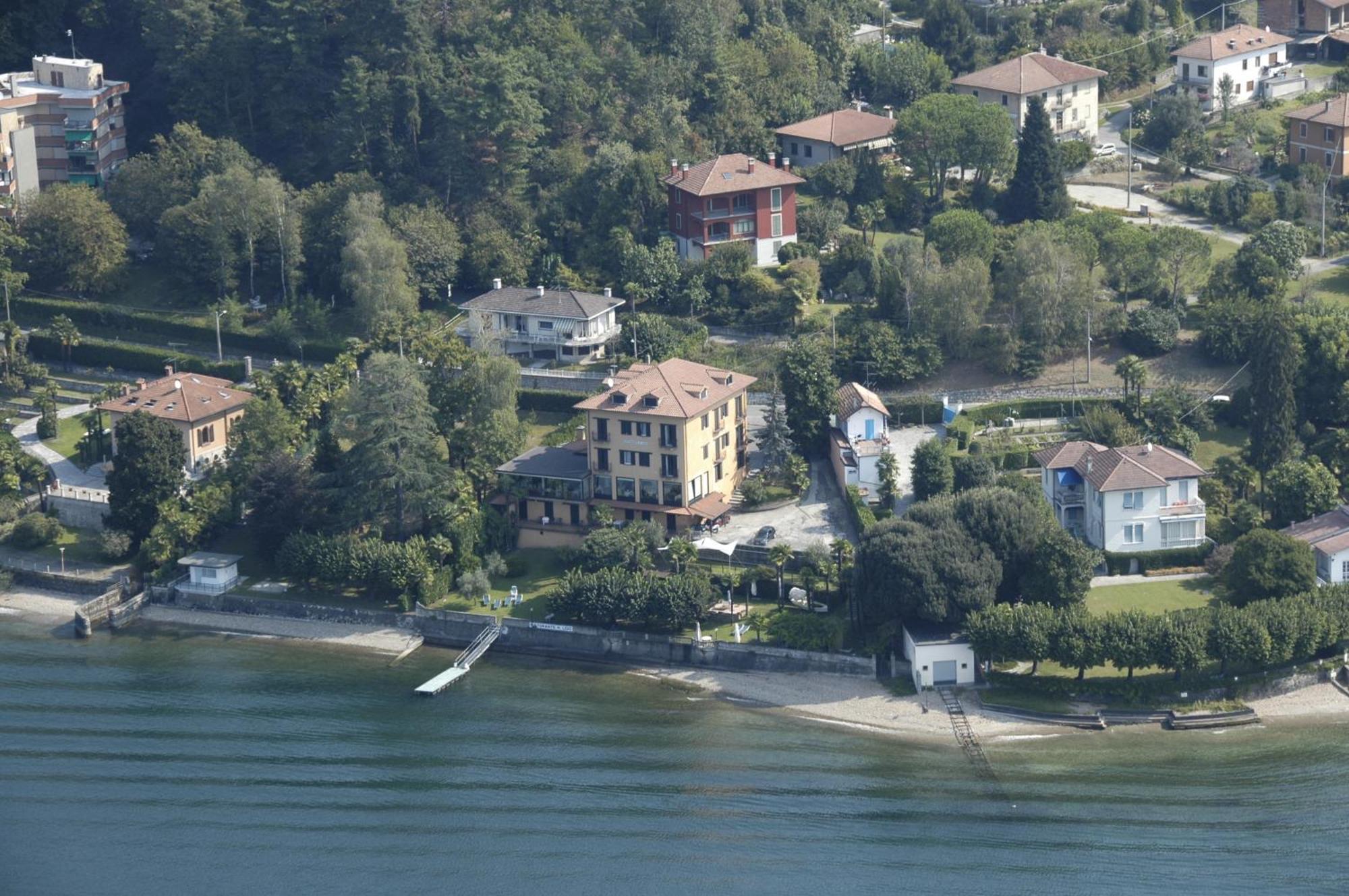 Hotel Lido Ranco Kültér fotó