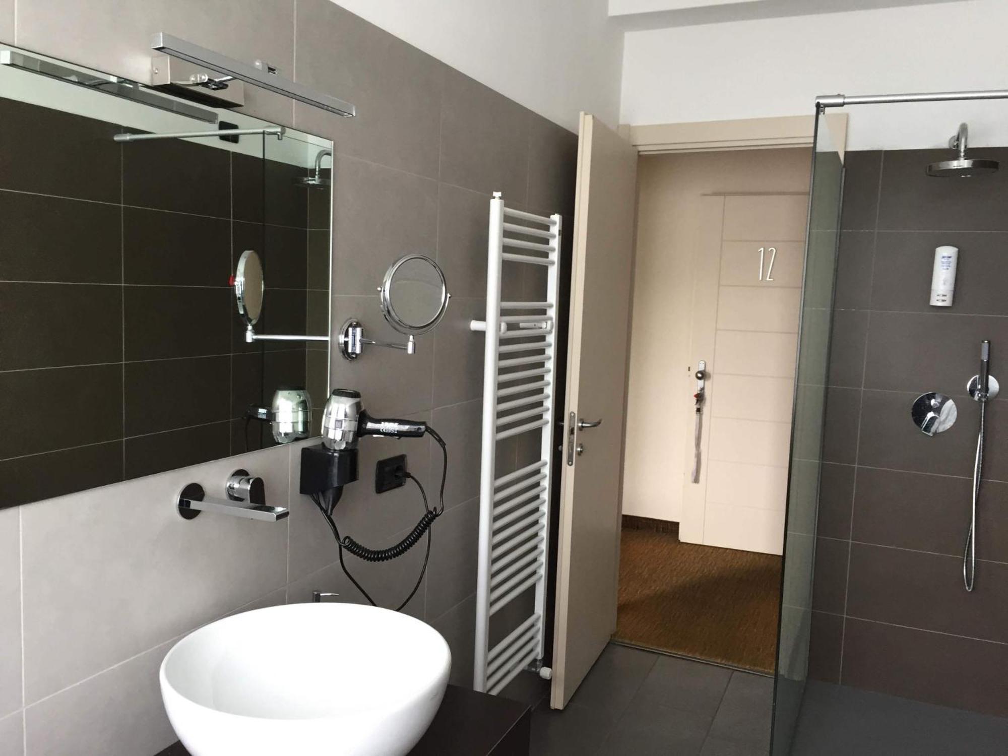 Hotel Lido Ranco Szoba fotó
