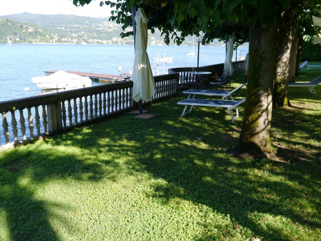 Hotel Lido Ranco Kültér fotó