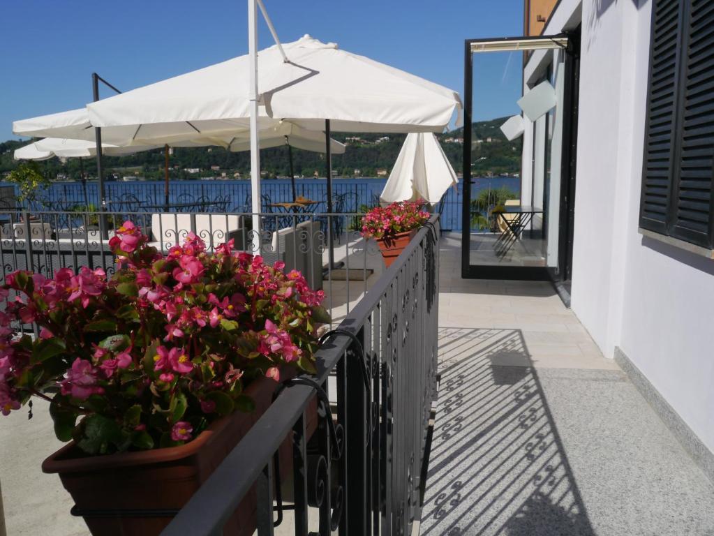 Hotel Lido Ranco Kültér fotó
